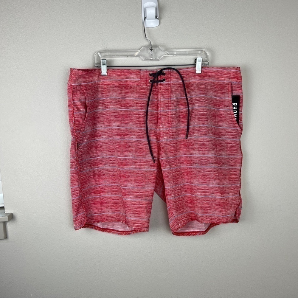 RHONE 9” Tech Board Shorts NWT - Picture 2 of 4
